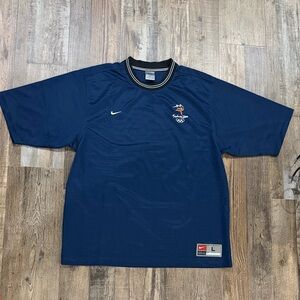 Vintage Nike Navy Sydney 2000Olympic Logo Men's Short Sleeve Shirt